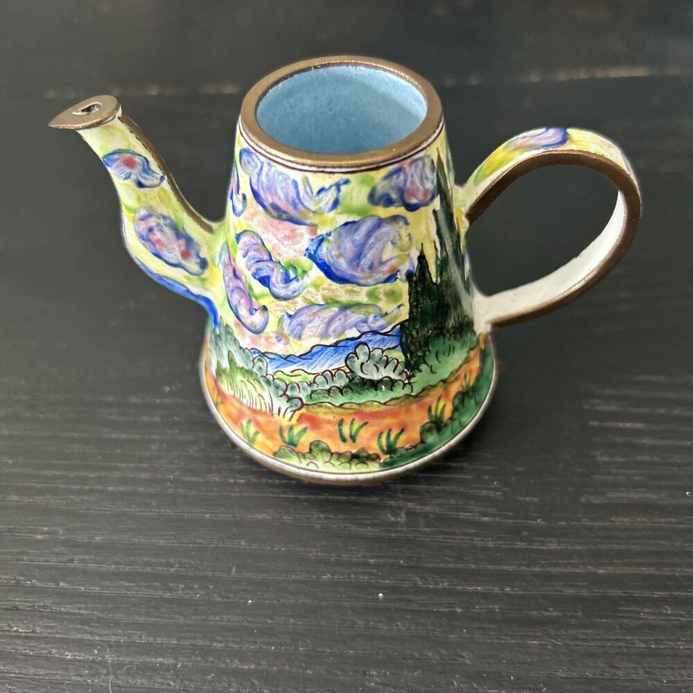 Mini Enamel Trade Kelvin Chen Collectable Signed Vincent
